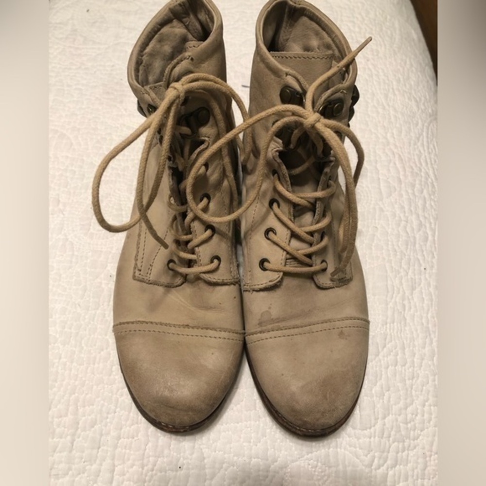 Steve Madden Tan Studded Ankle Leather Booties size 6